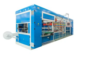 Machine de thermoformage de plastique à trois stations